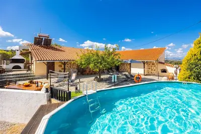 Image de Villa Roupes Stone - Trois Chambres Villa, Couchages 9