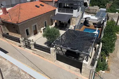 Thrapsano House w/ private pool by Hospi
