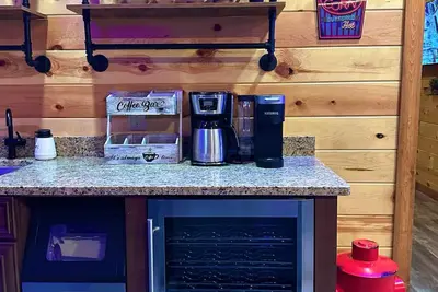 Image de Amazing Brand New 8bdrm Cabin-Pool-Arcades-Gazebo