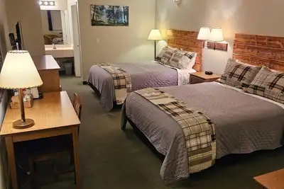 Cozy Cabin Condo w/ Beach Club, Mountain Resort, Golf Course, and Skiing access
