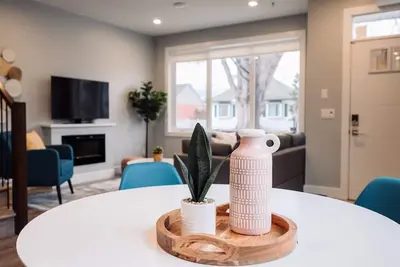 Image de Modern, Contemporary Home in Penticton