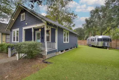 Image de Heights haven 5 mins from downtown