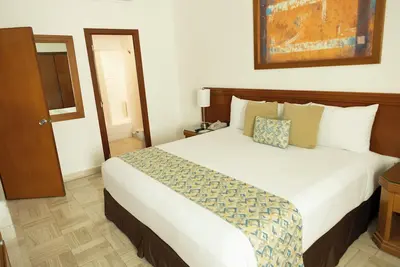 Image de Beautiful 1-bedroom condo in  Nuevo Vallarta on Beach with Ac, WiFi, Pools, \n\n\n