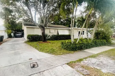 Image de Downtown Stuart/Sheppard Park: Walk to shops and restaurants!