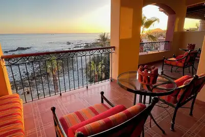 Image de Incredible two Bedroom in Cabo's Hacienda Encantada right on the ocean!