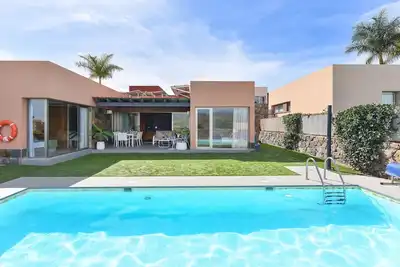 Image de Villa Salobre Golf Ocho | Luxury Retreat in Gran Canaria | Private Outdoor Heatable Pool | Bbq Facilities | Shaded Outdoor Dining Area | Salobre Golf Resort