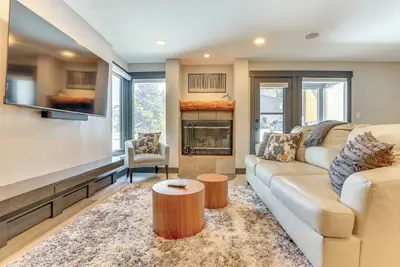 Image de Between Beaver Creek & Vail: Modern Condo w/ View!