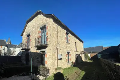 Image de Maison à la campagne toutes commodités à proximité. Idéal pour les familles.