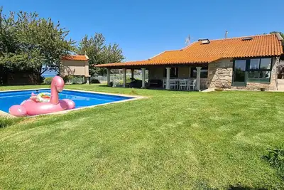Image de Villa bueu swimming pool 350 m beach