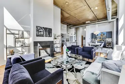 Image de Cozy  2-bedroom Condo in brilliant Chicago. Close to everything!