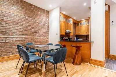 Image de Spacious Downtown Montreal Apt-4br/2ba, Free Wifi
