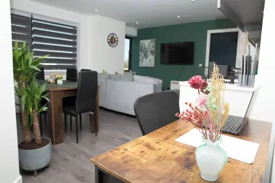 Image de 2 Bed Luxury Modern Apartment/ Close To Birmingham Central/ Free On Road Parking