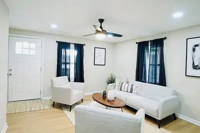Image de Stylish 3-bedroom home 9 min to Duke 20 min to Unc