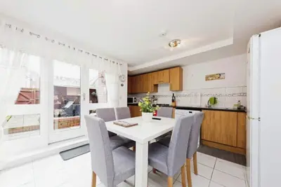 Image de Beautiful Family Town Home With Private Parking