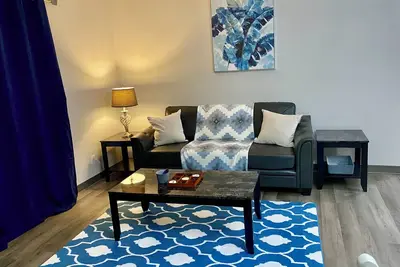 Image de Grande Prairie 2 Br/1 Bath/Furnished/Patio & Bbq/24 hrs scrty camera/Free prking