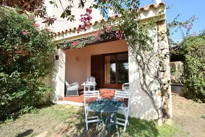 Image de Merveilleuse maison de vacances pour 4 personnes avec climatisation, Tv et patio