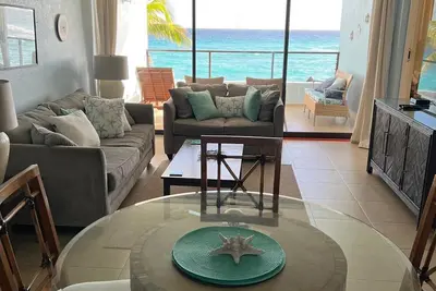 Image de Beachfront 2-bedroom condo in St Lawrence Gap near Oistins