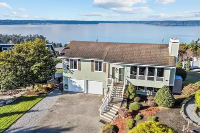 Image de Green Clean-180 Waterviews! Stunning Sunsets. Firepit. Pets.