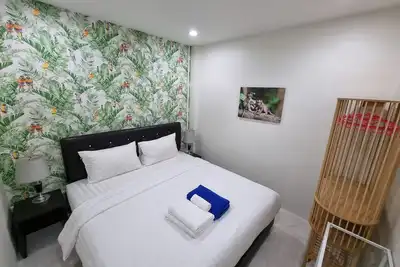Image de Suite, a/c King bed, fan Sofabed, Netflix, Kitchenette, 15 min walk to the Beach
