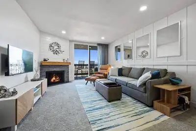 Image de *New Listing* Beautiful remodeled unit - with stunning ocean views -  E209 North Coast Village