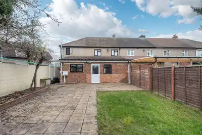 Image de Large 5 bed home in central Slough near airport