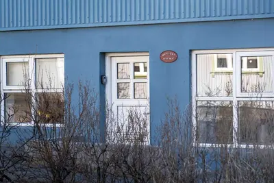 Image de Welcome to our inviting lower floor apartment nestled in the heart of Hafnarfjörður.