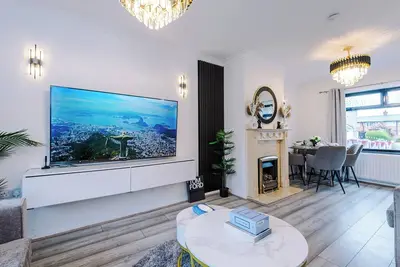 Image de 2 Bed House | St Helens | Near Liverpool | Smart Tv | Games | Netflix