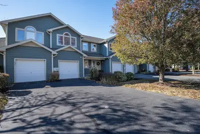 Image de 232 Lakeside Drive, Plantations East (7): 3 Br, 2. 5 Ba Townhouse in Lewes, Sleeps 6