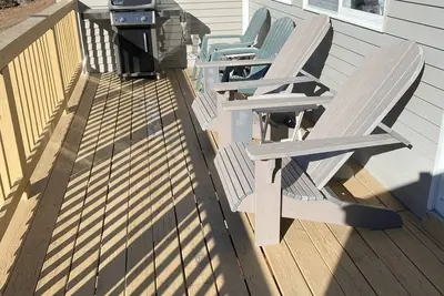 Image de 3-bedroom condo in charming North Conway with WiFiand southern exposure deck.