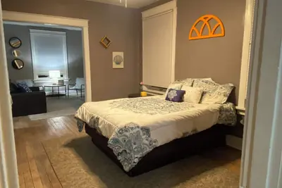 Image de Charming 1-Bed 1-Bath townhome in University City with WiFi, Ac