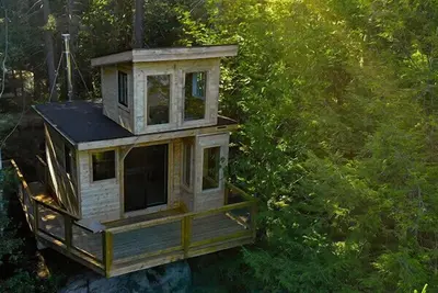 Image de Cabane dans les arbres #17 | La Falaise