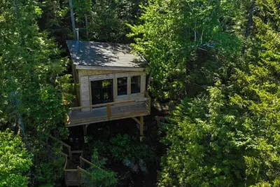 Image de Cabane dans les arbres #19 | La Falaise