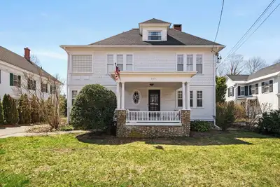 Image de Charming Fully Furnished 2-bedroom condo in Downtown Groton