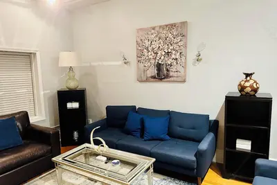 Image de Chic 3 bedroom updated and vintage apt with WiFi in a Chicago 1880s firehouse