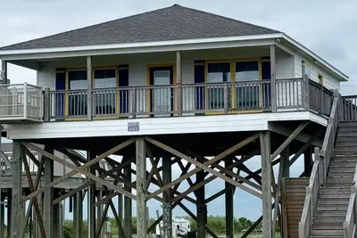 Image de Nice 2-bedroom house with Ac in Holly Beach located in Cameron La