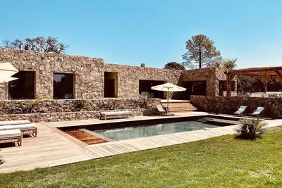 Villa de charme tout en pierre, à proximité des belles plages de Corse du Sud