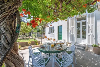 Image de Charmante maison en ville comme à la campagne, 5mn en voiture de la plage