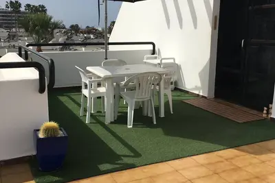 Image de One bedroom apartment with lovely roof terrace.