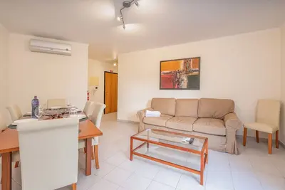 Appartement 'Cool Motion Rocha Beach T2' avec balcon, Wi-Fi et climatisation
