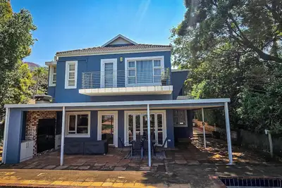 Image de Woodlands Escape a charming 3-bedroom house with Ac/WiFi in sunny Durban