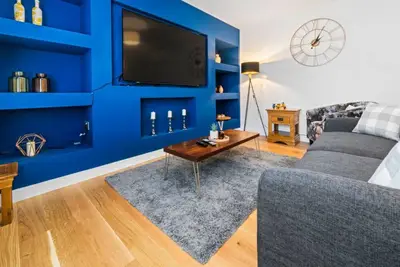 Image de Stylish 2 Bed Home With Garden Space