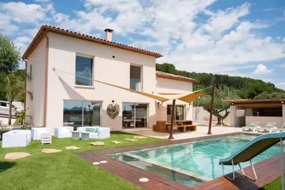 Image de Villa Spacieuse, \n12 couchages, 200m2, \nAvec piscine.