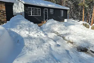 Image de Skyline Hideaway: Modern cozy 2-bedroom cabin getaway in Evergreen, Colorado