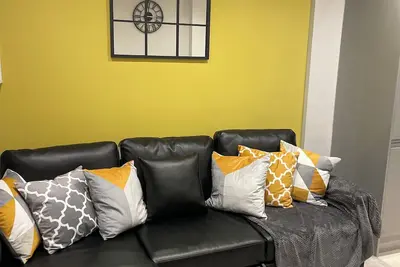 Modern House for 6 Guests with Garden and Free Parking - 5 minutes to Oracle