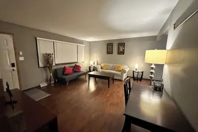 Image de Charming 2-bedroom house in DeKalb