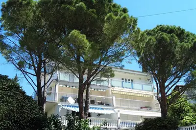 Image de Selce Shorefront Apartment with Balcony and Sea View - Two Bedroom Apartment with Balcony and Sea View