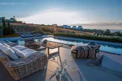 Image de Villa Maspalomas Deluxe | Luxury Retreat in Gran Canaria | Private Heated Pool | Poolside Kitchen & Bbq Facilities | Golf Course View | Minutes from Stunning Maspalomas Dunes and Beaches | Maspalomas