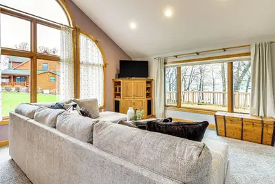 Image de Waterfront Pelican Lake Gem in Ashby!
