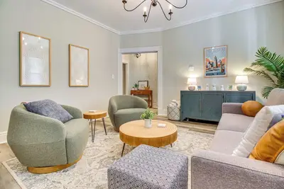 Image de 2 Mi to Dtwn Cincinnati: Home w/ Fenced Yard!