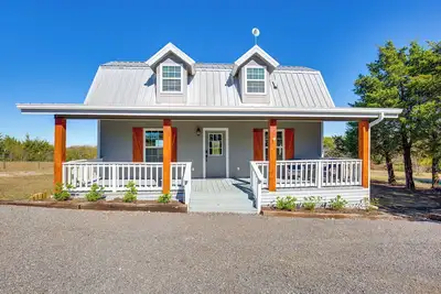 Image de Stocked Fishing Ponds: Texas Getaway w/ Cows!